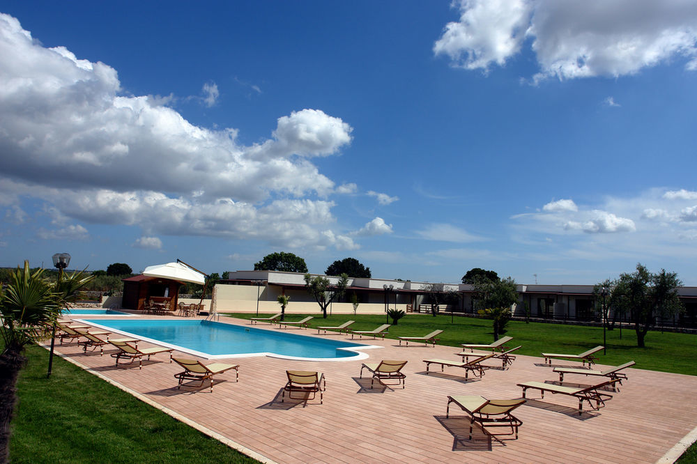 Masseria La Grande Quercia Hotel มอตโตลา ภายนอก รูปภาพ